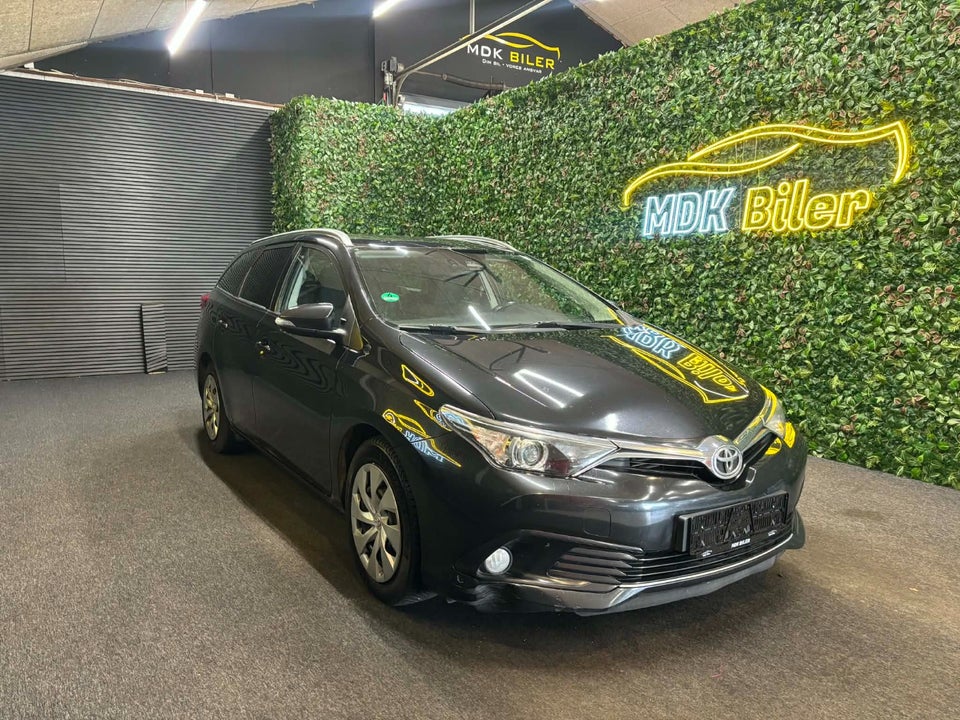 Toyota Auris 1,6 D-4D T2 Comfort Touring Sports 5d