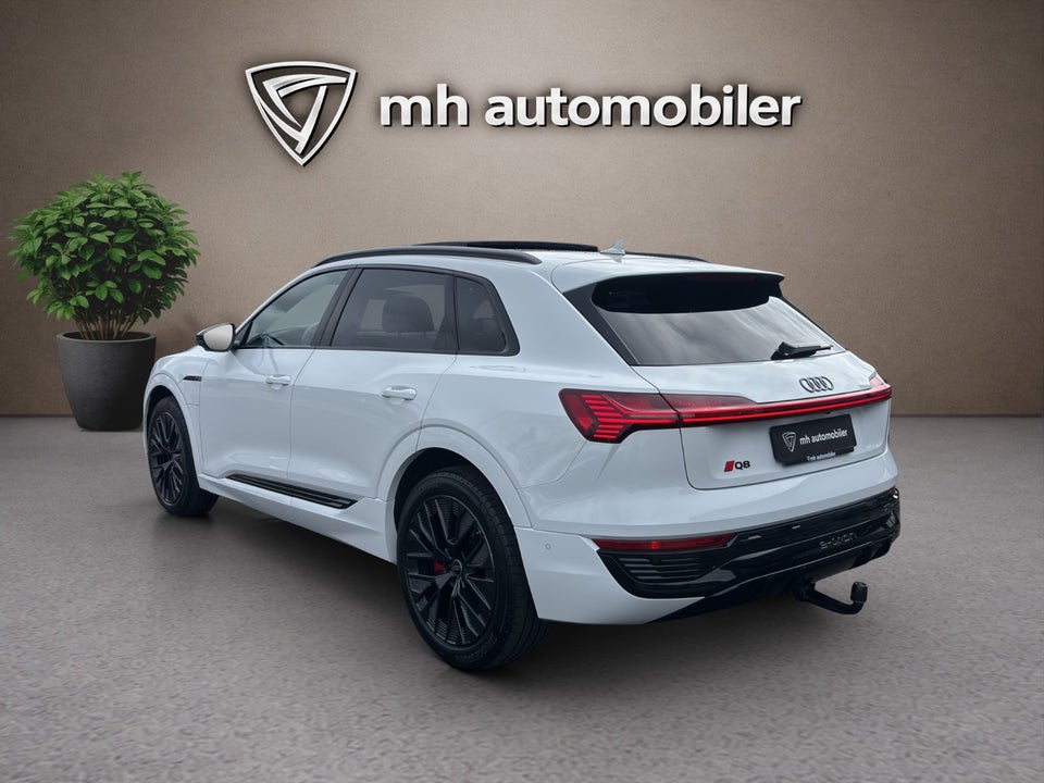 Audi Q8 e-tron 55 S-line Black Style quattro 5d