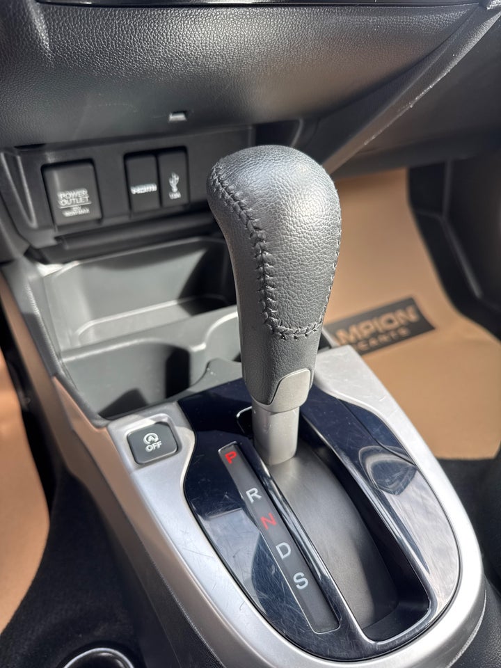 Honda Jazz 1,3 i-VTEC Elegance CVT 5d