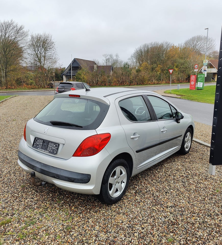 Peugeot 207 1,4 Comfort+ 5d