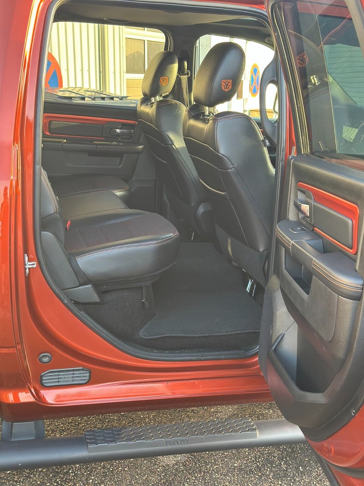 Dodge RAM 1500 5,7 V8 Longhorn Crew Cab aut. 4x4 4d