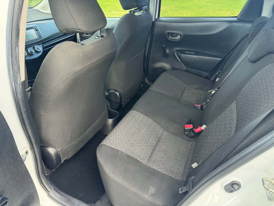 Toyota Yaris 1,0 VVT-i T2 5d