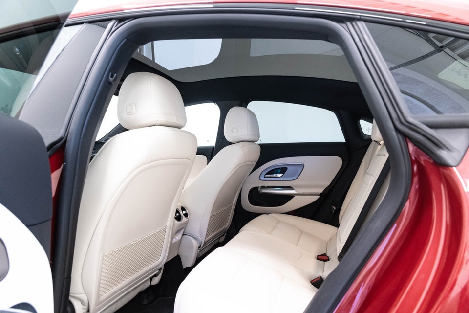 Mercedes CLA250+ EQ Progressive Advance Plus 4d
