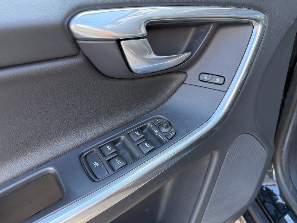 Volvo XC60 2,0 D4 190 Momentum aut. 5d