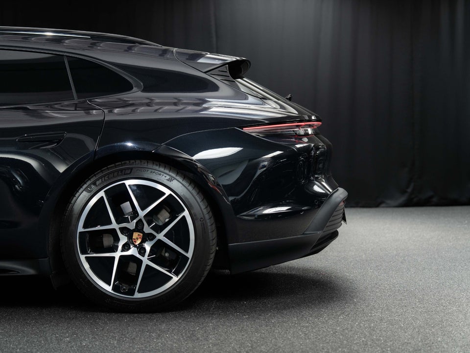 Porsche Taycan Performance+ Sport Turismo 5d