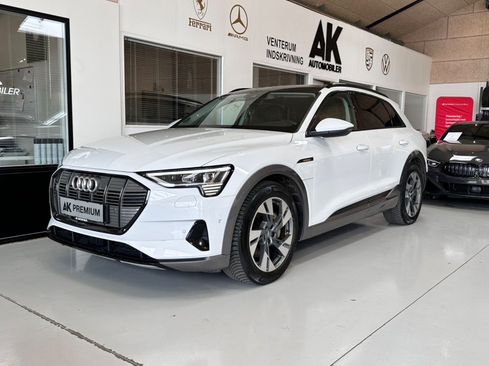 Audi e-tron 55 quattro 5d