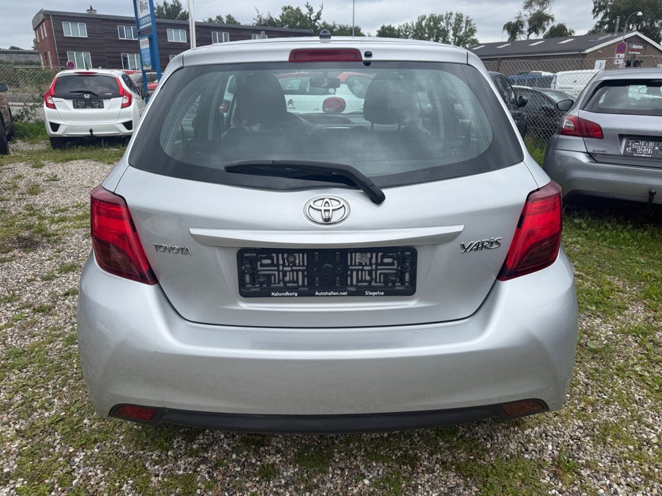 Toyota Yaris 1,0 VVT-i T2 5d