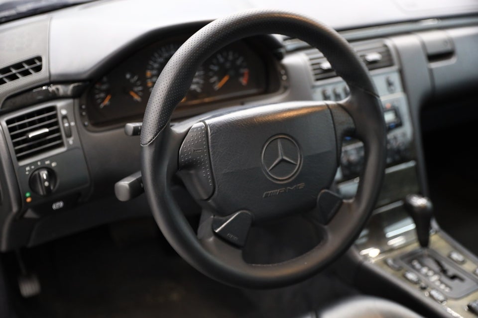 Mercedes E55 5,4 AMG aut. 4d