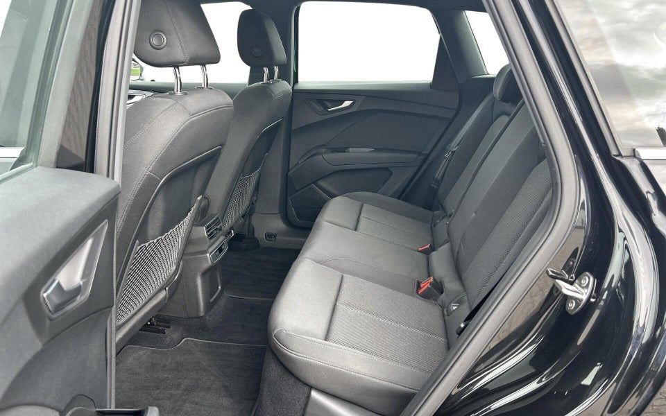 Audi Q4 e-tron 40 Advanced 5d
