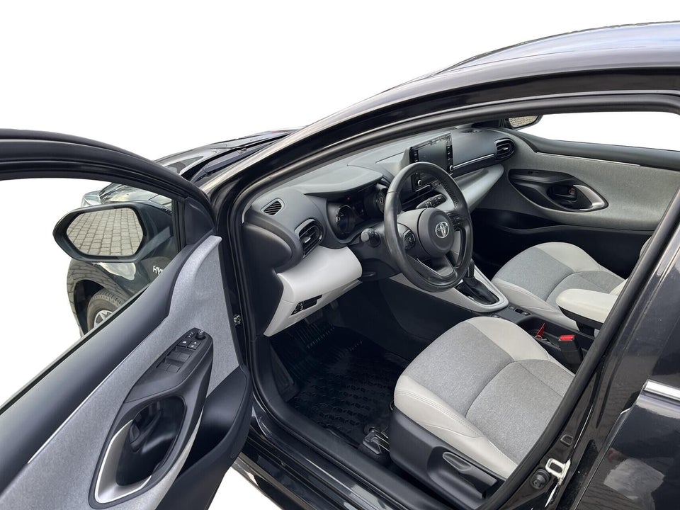 Toyota Yaris 1,5 Hybrid H4 e-CVT 5d