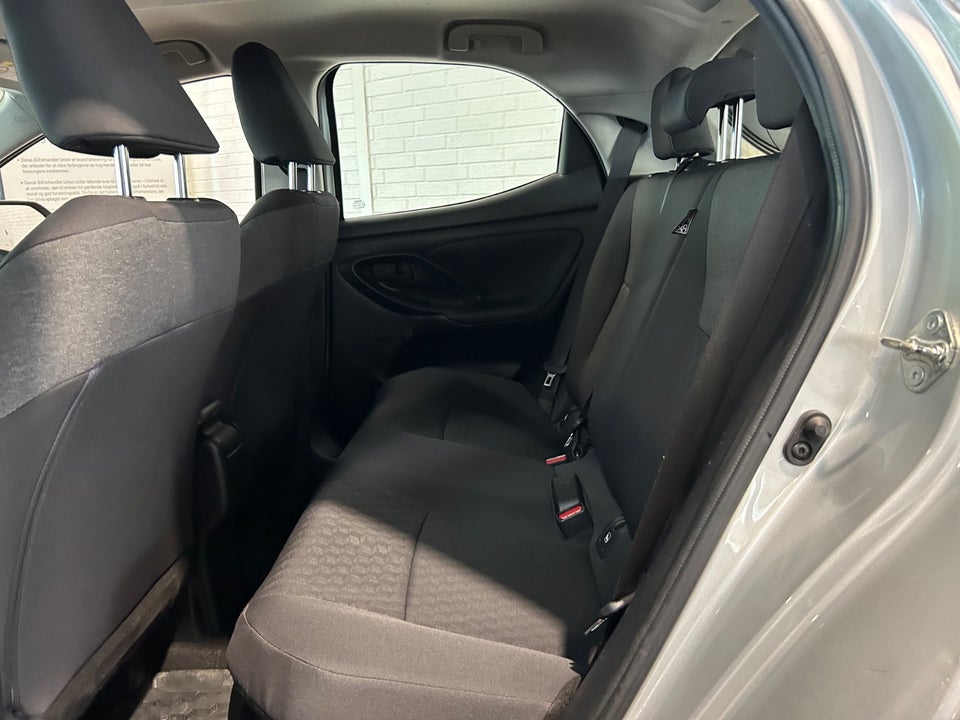Toyota Yaris 1,5 Hybrid H3 e-CVT 5d