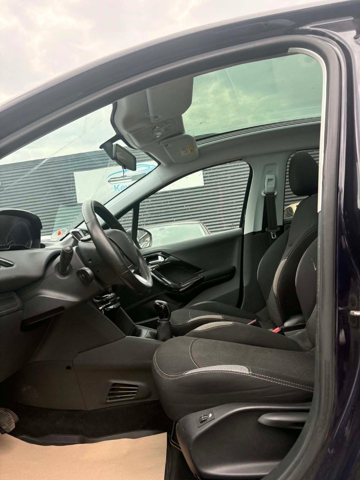Peugeot 208 1,2 e-THP 110 Allure 5d