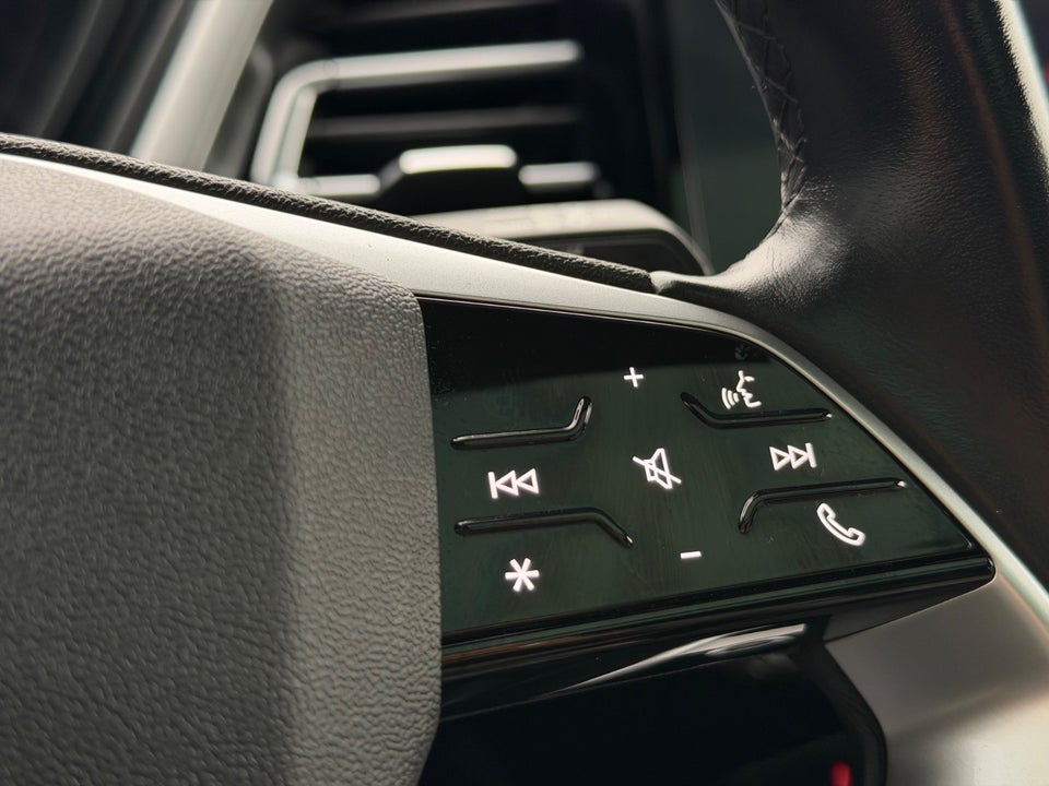 Audi Q4 e-tron 40 S-line 5d