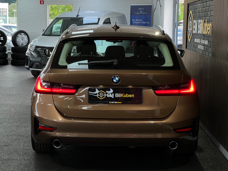 BMW 320d 2,0 Touring Connected aut. 5d