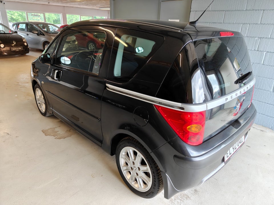 Peugeot 1007 1,6 Sporty 2-tr. 3d