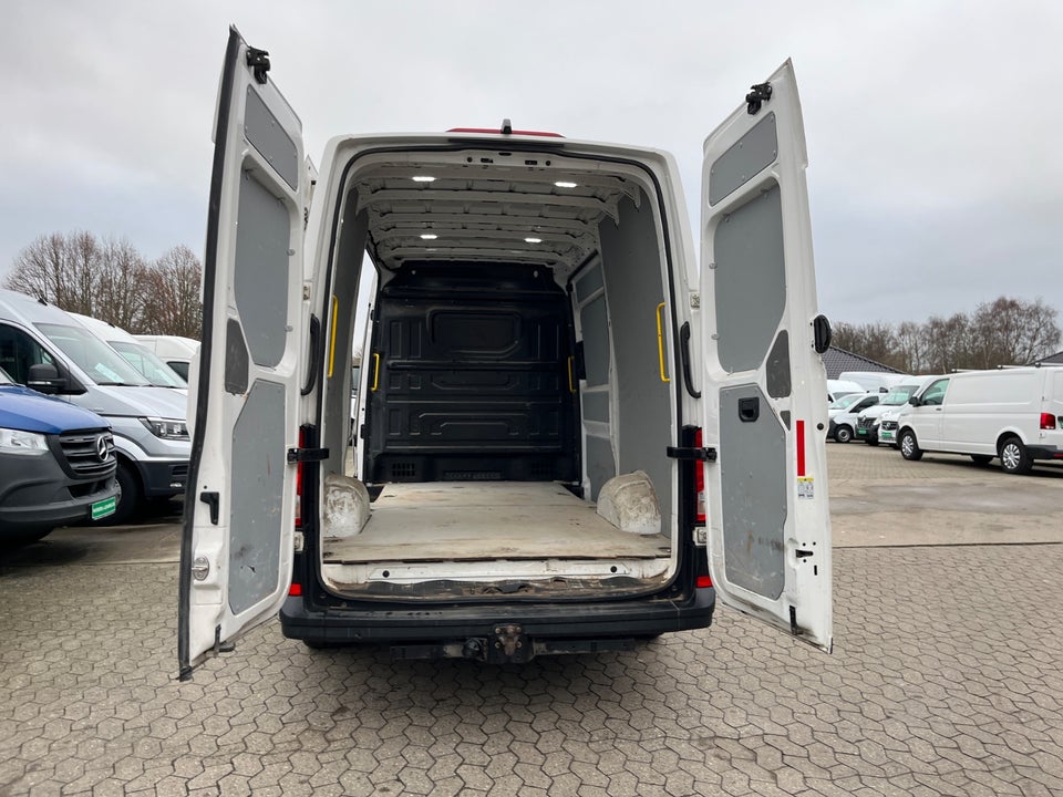 VW Crafter 35 2,0 TDi 177 Kassevogn L3H3