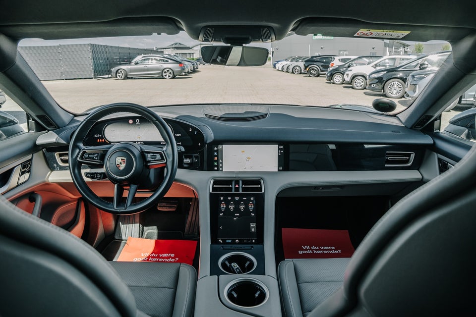 Porsche Taycan 4d