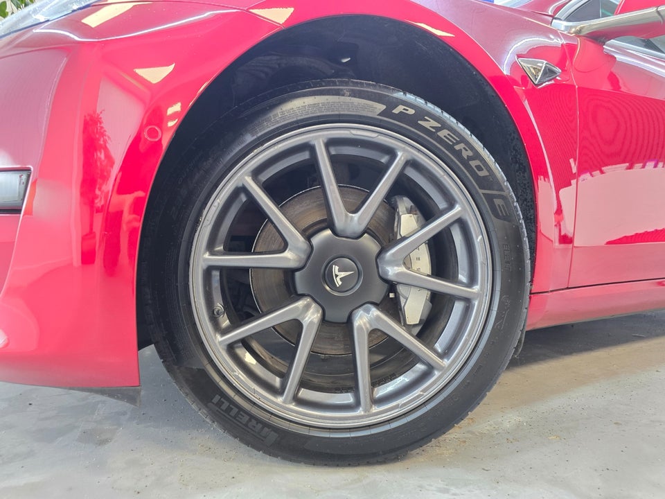 Tesla Model 3 Standard Range+ RWD 4d