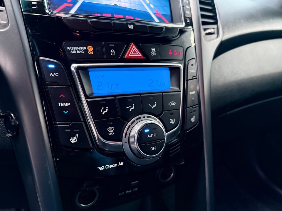 Hyundai i30 1,6 CRDi 110 Trend CW 5d