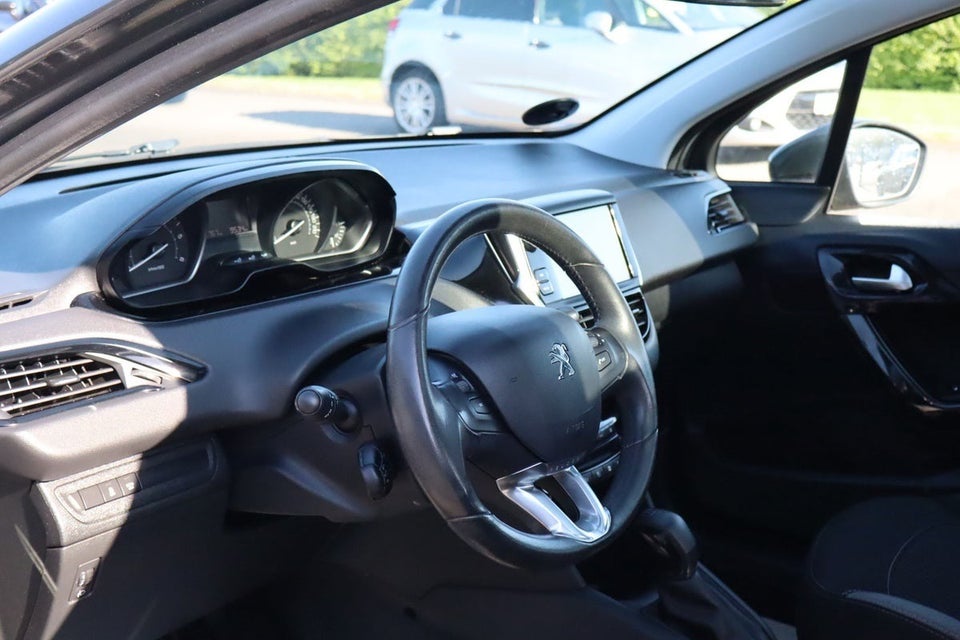 Peugeot 208 1,6 BlueHDi 100 Allure Sky 5d