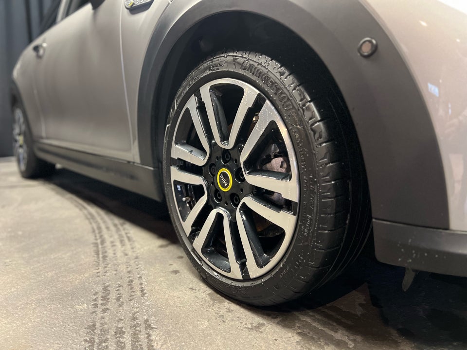 MINI Cooper SE Camden Edition 3d