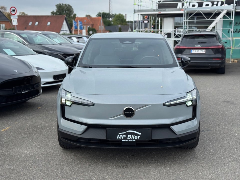 Volvo EX30 Standard Range Plus 5d