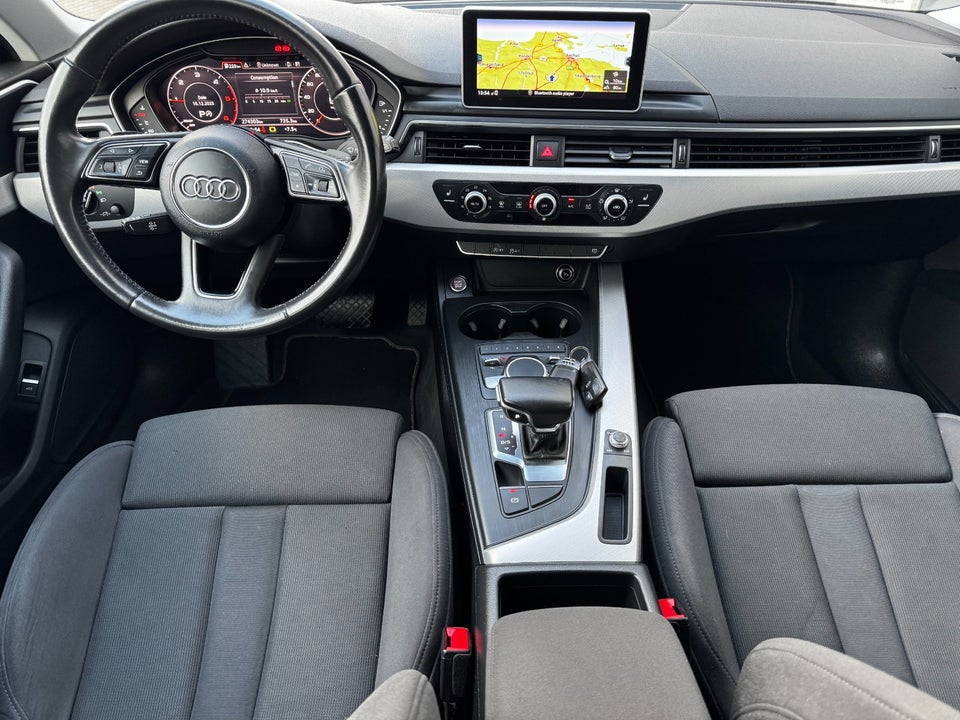 Audi A4 2,0 TDi 150 Avant S-tr. 5d