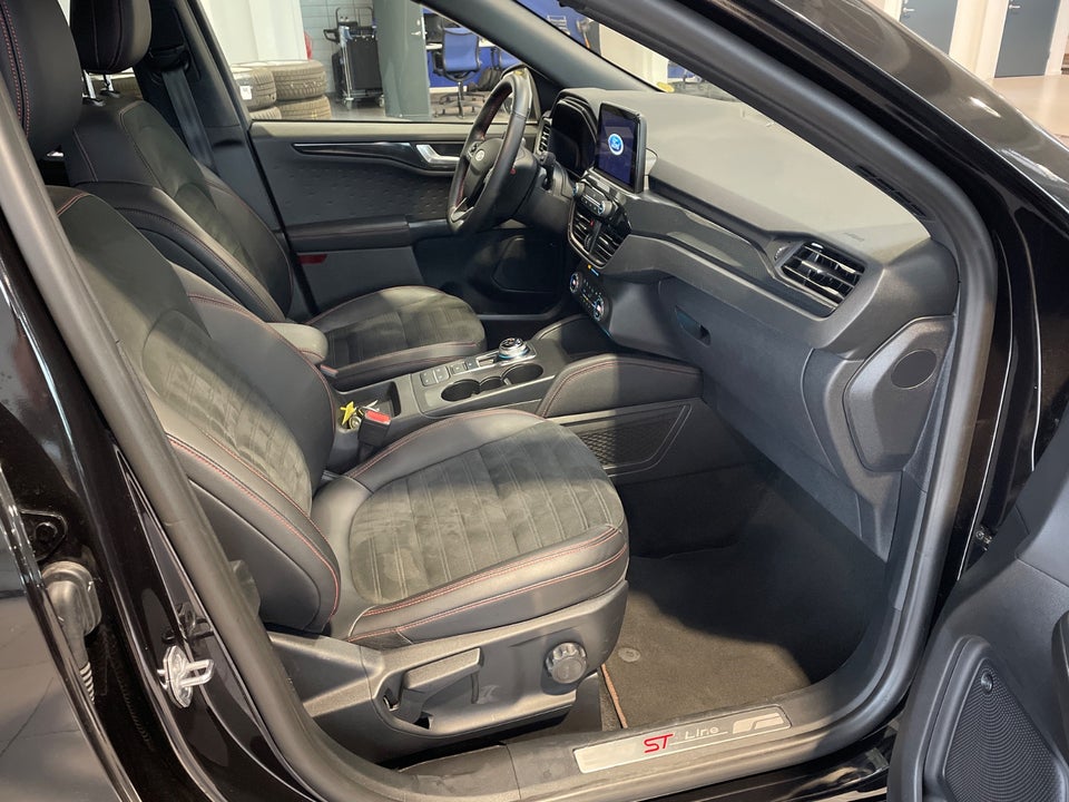 Ford Kuga 2,5 PHEV ST-Line X CVT 5d