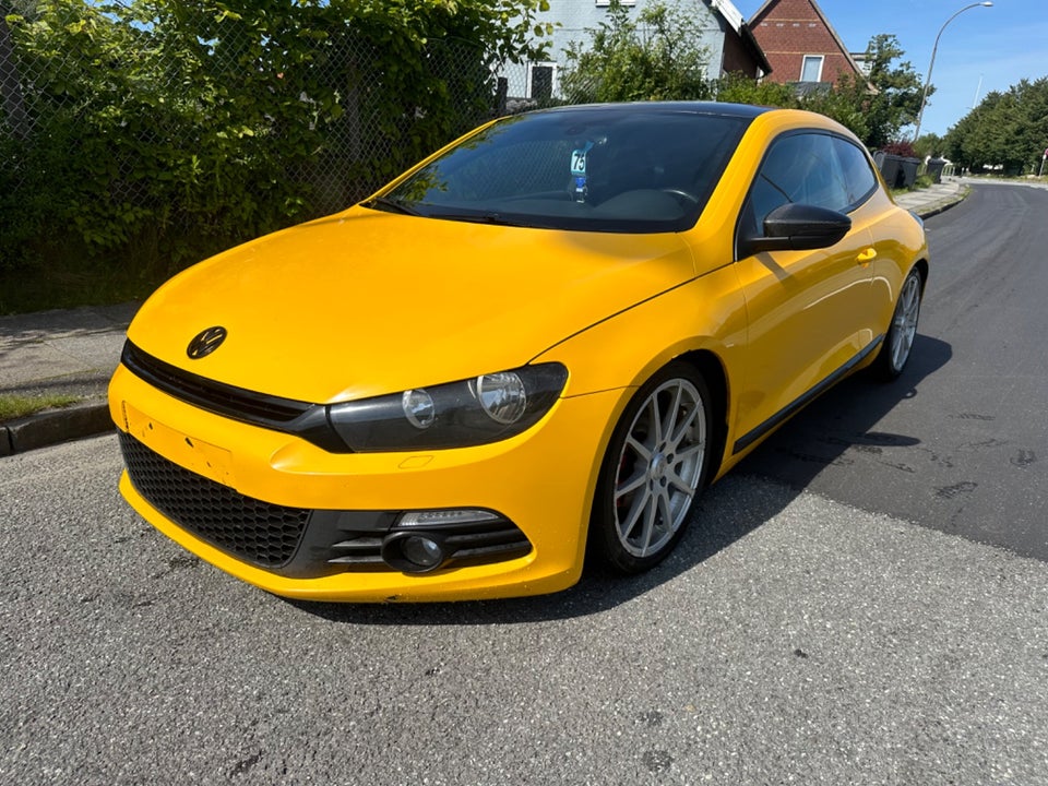 VW Scirocco 2,0 TDi 140 Sport DSG Van 3d