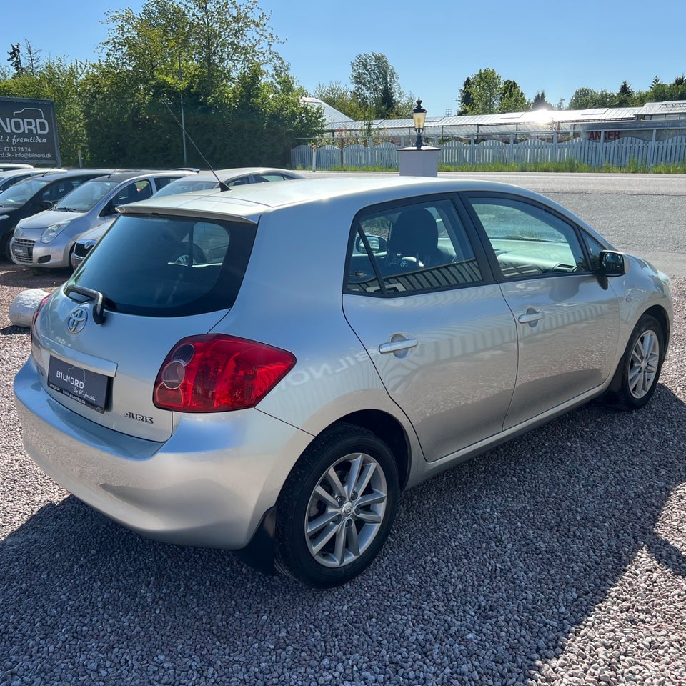 Toyota Auris 1,6 Luna+ 5d