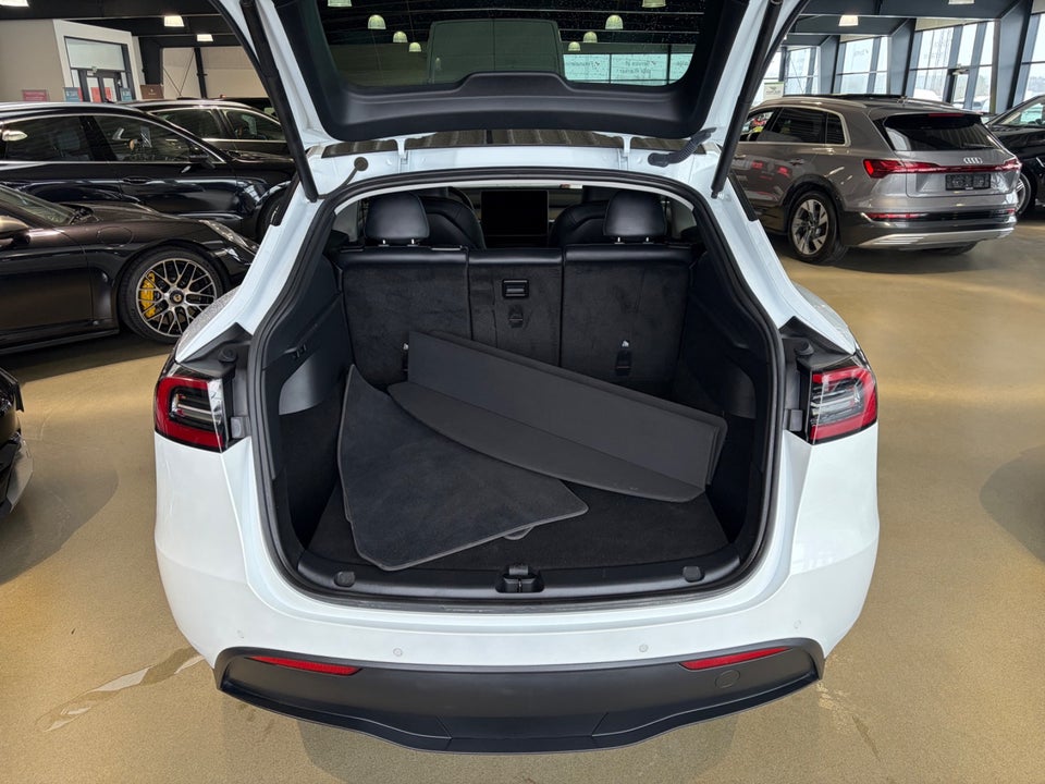 Tesla Model Y Long Range AWD 5d