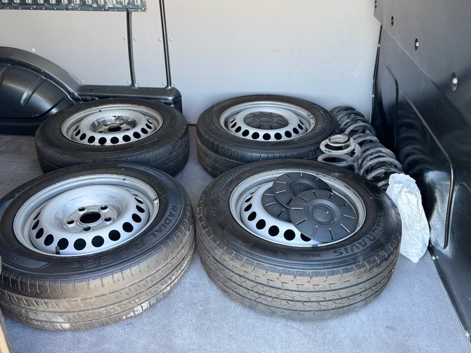 VW Transporter 2,0 TDi 150 Autotransporter DSG 2d