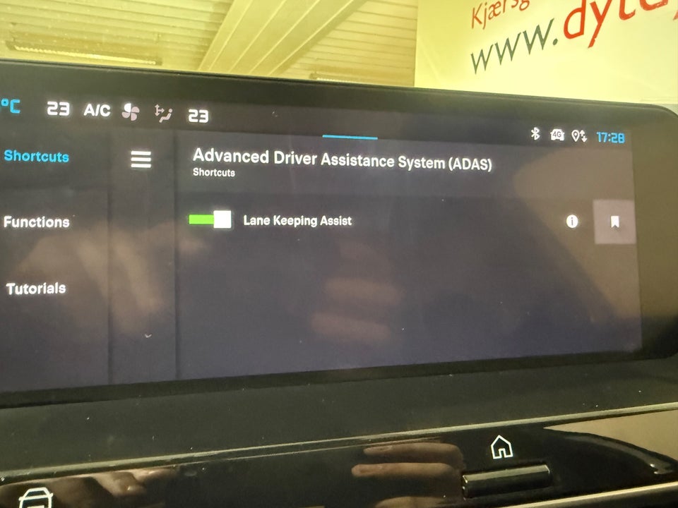 Citroën ë-C4 X 50 Shine Pack 4d