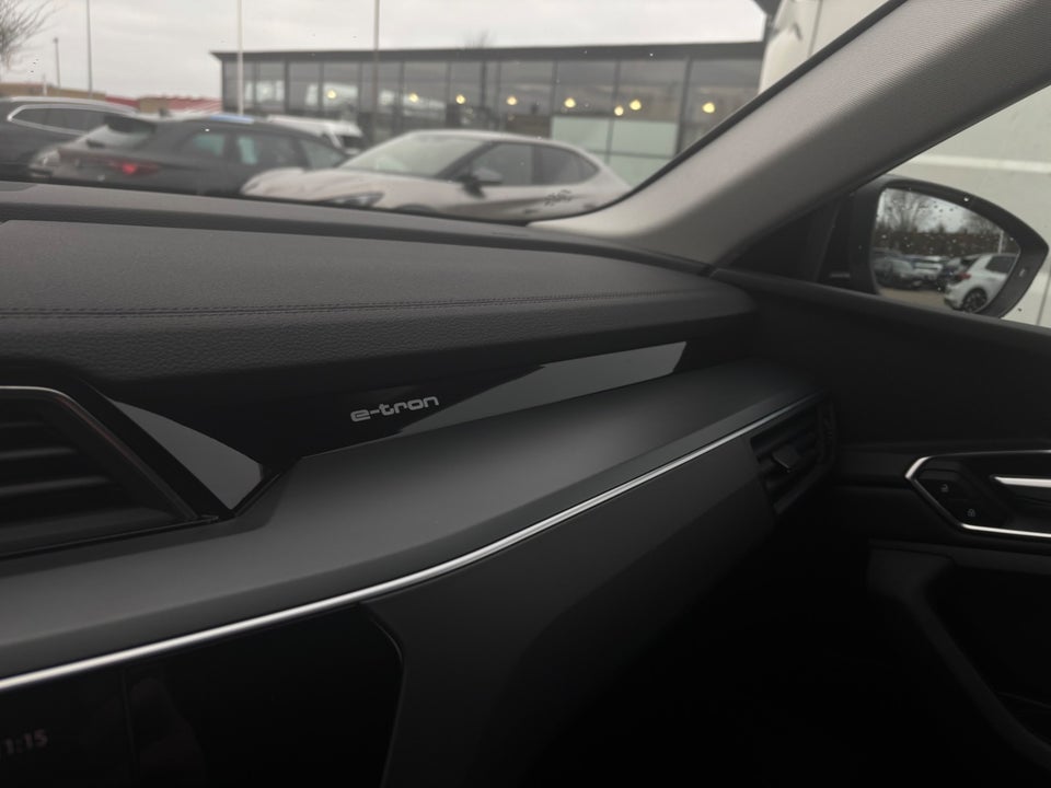 Audi e-tron 55 S-line Sportback quattro 5d