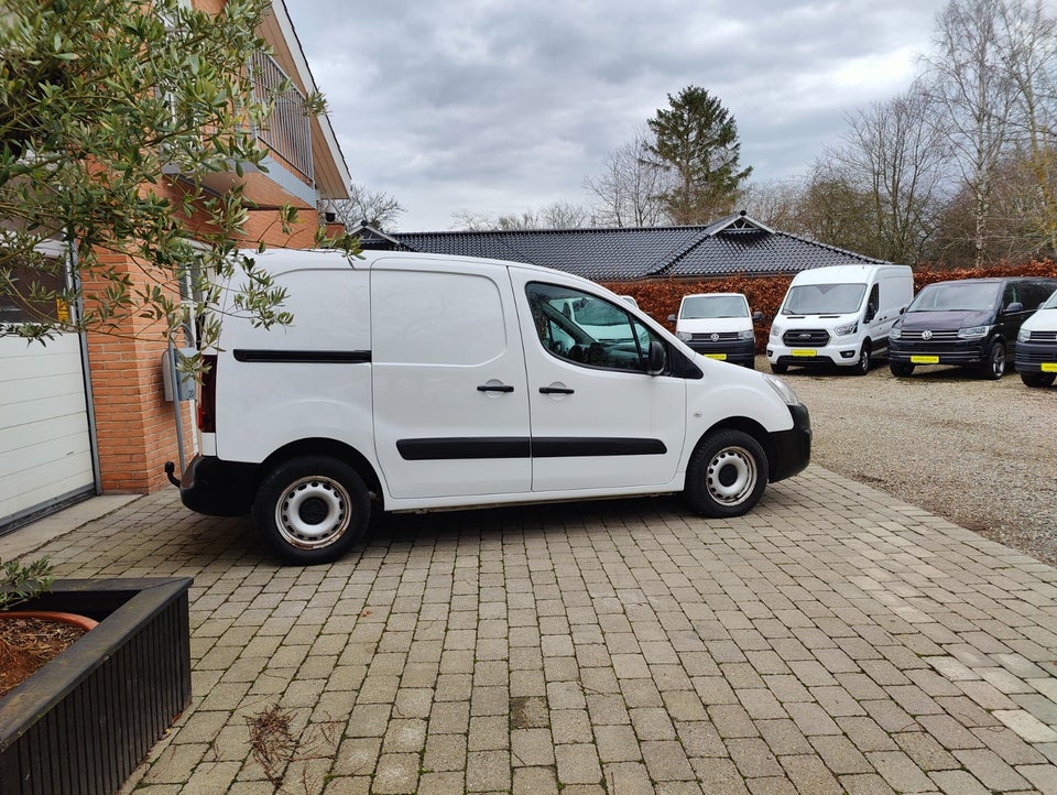 Peugeot Partner 1,6 BlueHDi 100 L1 Flex Van 5d