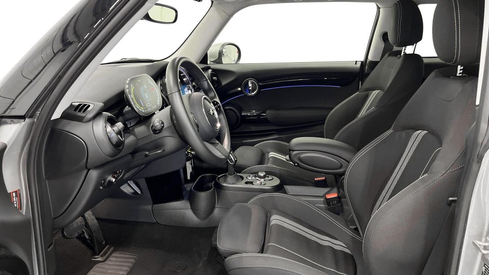 MINI Cooper SE Essential 3d