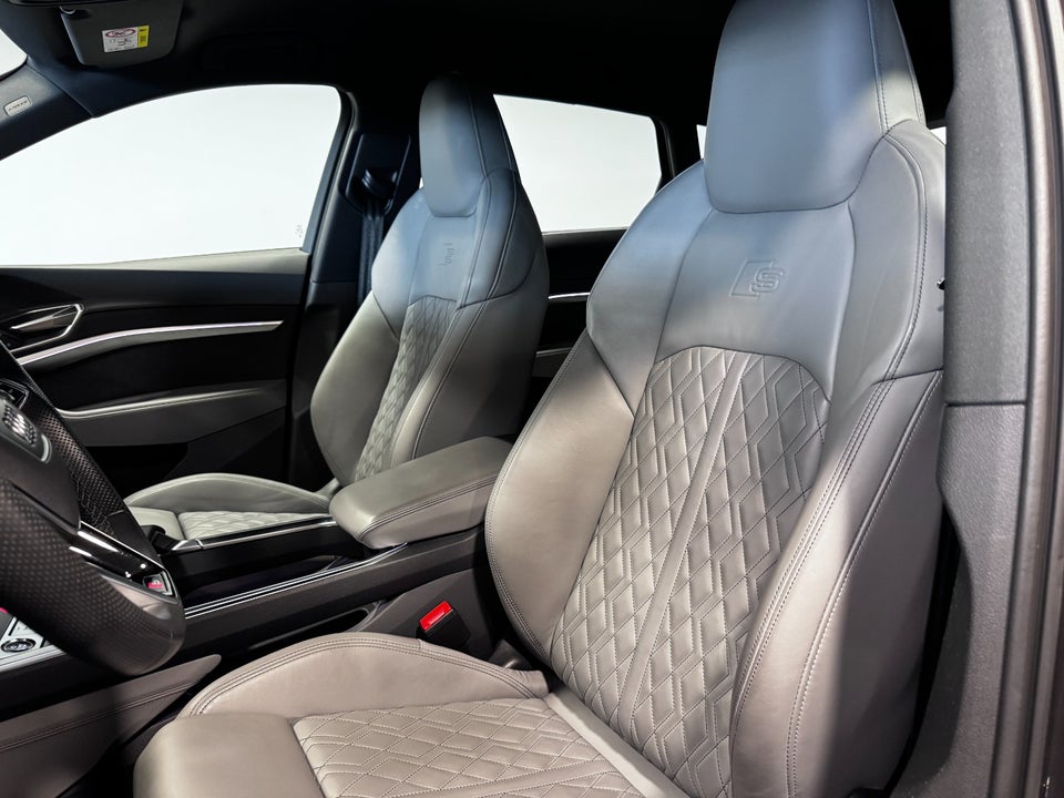 Audi Q8 e-tron 55 Advanced S-line quattro 5d