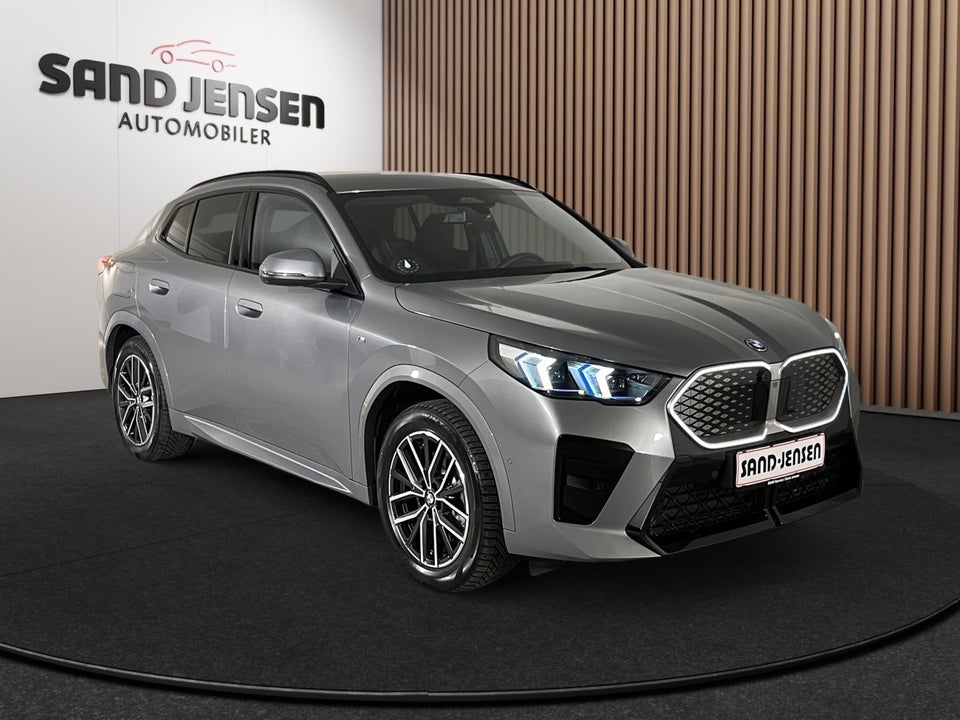 BMW iX2 xDrive30 Fully Charged M-Sport 5d