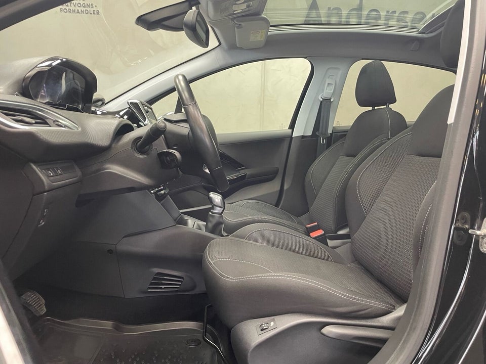 Peugeot 208 1,2 PureTech 82 Prestige 5d