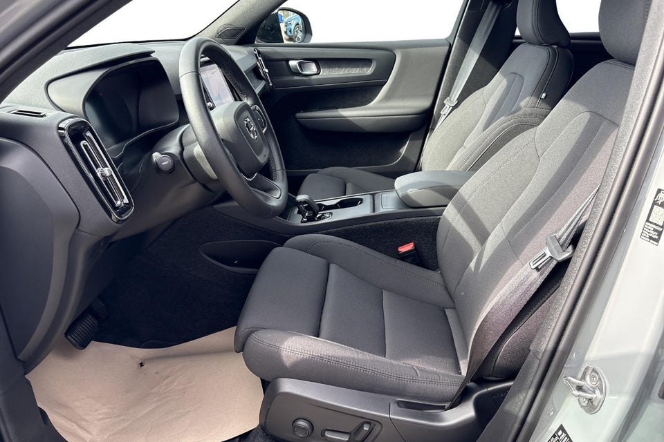 Volvo EX40 Extended Range Plus 5d