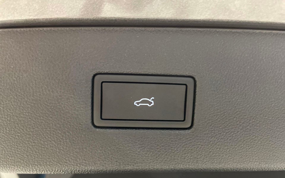 Ford Capri 82 Premium Extended Range 5d