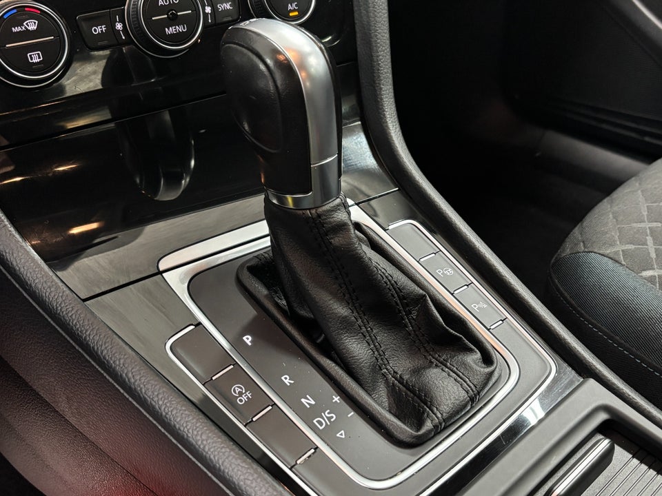 VW Golf VII 1,6 TDi 115 IQ.Drive DSG 5d