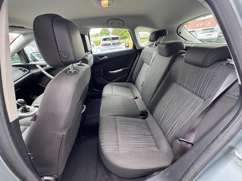 Opel Astra 1,6 Enjoy eco 5d