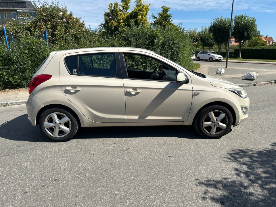 Hyundai i20 1,25 Comfort 5d