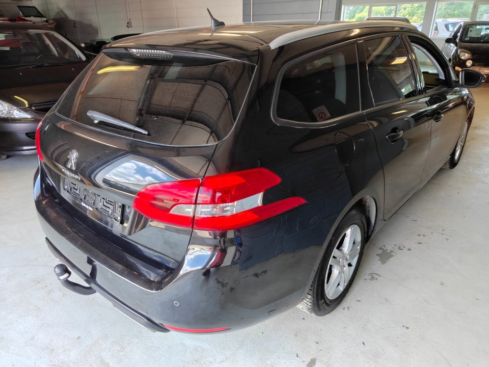 Peugeot 308 1,6 BlueHDi 120 Style Limited SW 5d