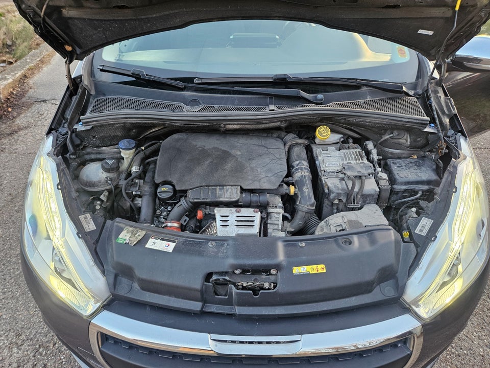 Peugeot 208 1,2 e-THP 110 Sport Sky 5d