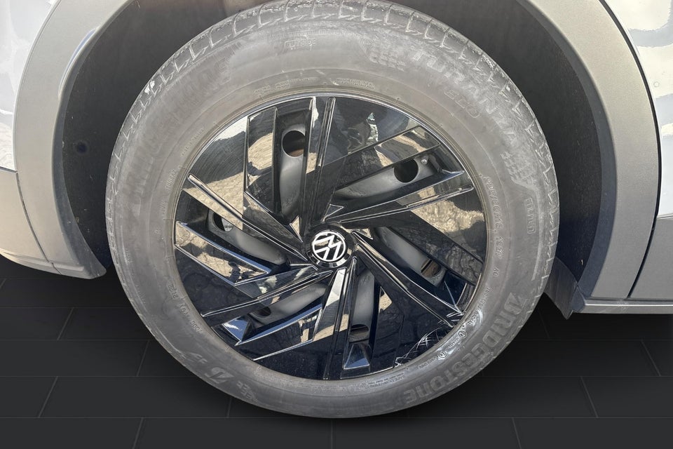 VW ID.4 52 Pure 5d