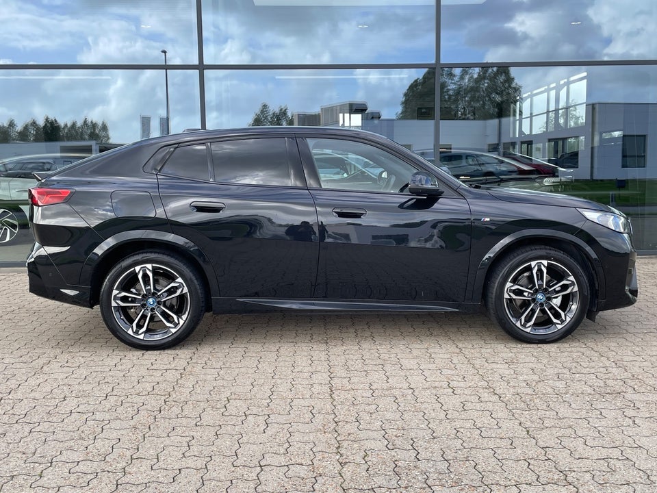 BMW iX2 eDrive20 M-Sport 5d