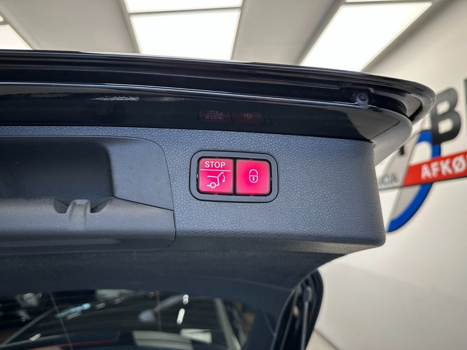 Mercedes E300 de 2,0 AMG Line stc. aut. 5d