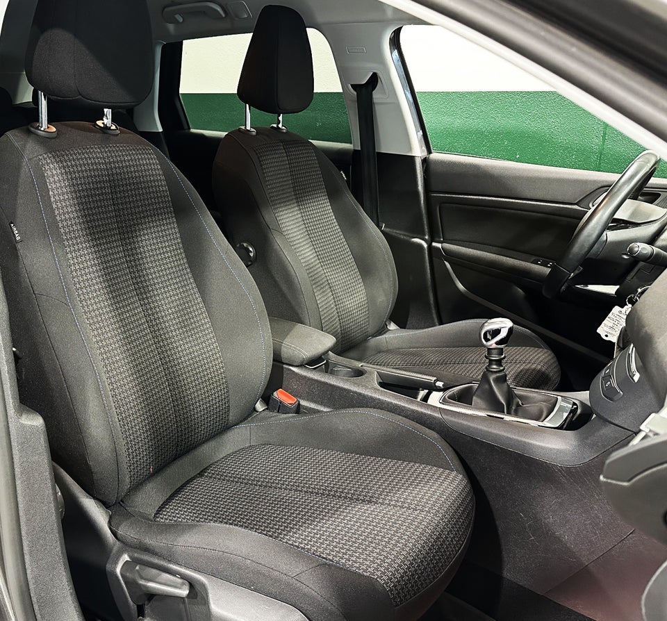 Peugeot 308 1,5 BlueHDi 130 Style SW 5d